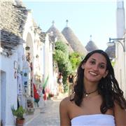 ragazza al primo anno di università, offro aiuto compiti e ripetizioni di inglese, matematica, scienze, per ragazzi delle medie